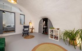 1812 Caves 'N Mansion